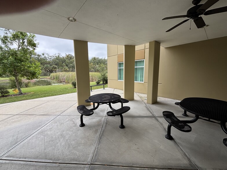 More Photos Of 2818 Cypress Ridge Blvd, Wesley Chapel Office For Lease