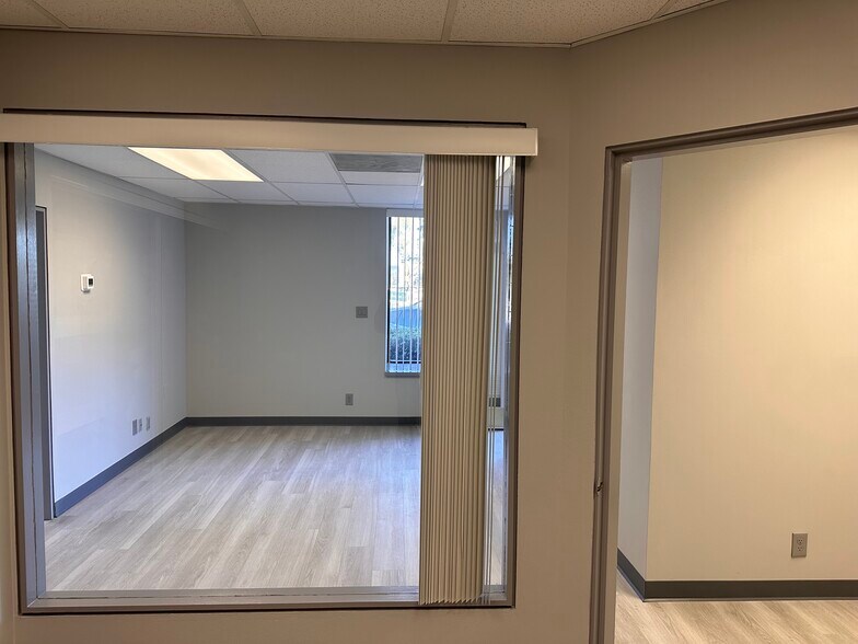 More Photos Of 4550 Kearny Villa Rd, San Diego Office For Sale