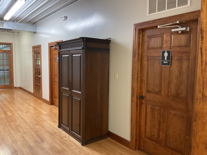 More Photos Of 6991 Township Road 654, Millersburg Office Residential For Lease