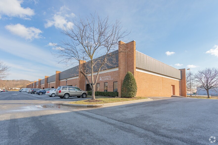 More Photos Of 150 Blades Ln, Glen Burnie Warehouse For Lease