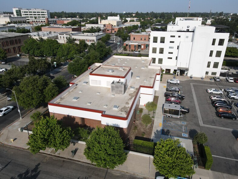 More Photos Of 100 E Center Ave, Visalia Office For Lease