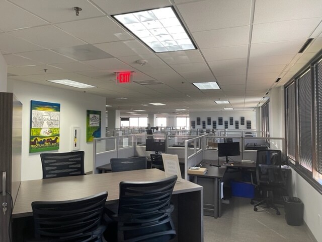 More Photos Of 14901 Quorum Dr, Dallas Office For Lease