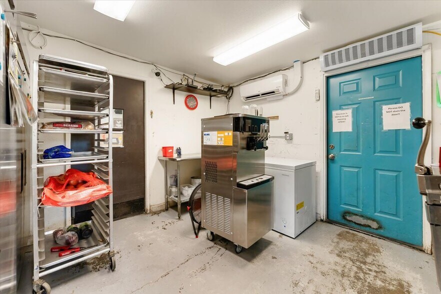 More Photos Of 404 CA-3 Hwy, Etna Restaurant For Sale