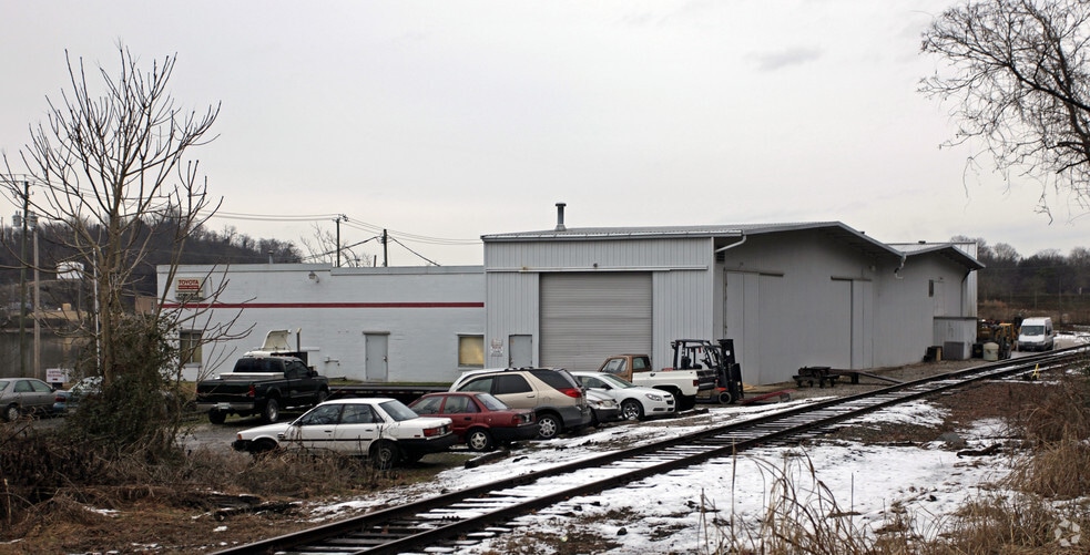 More Photos Of 1640 Island Home Ave, Knoxville Warehouse For Lease