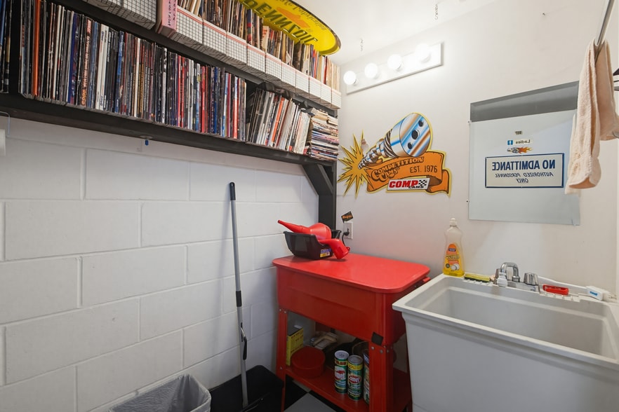 More Photos Of 5678 199th St, Langley Warehouse For Sale