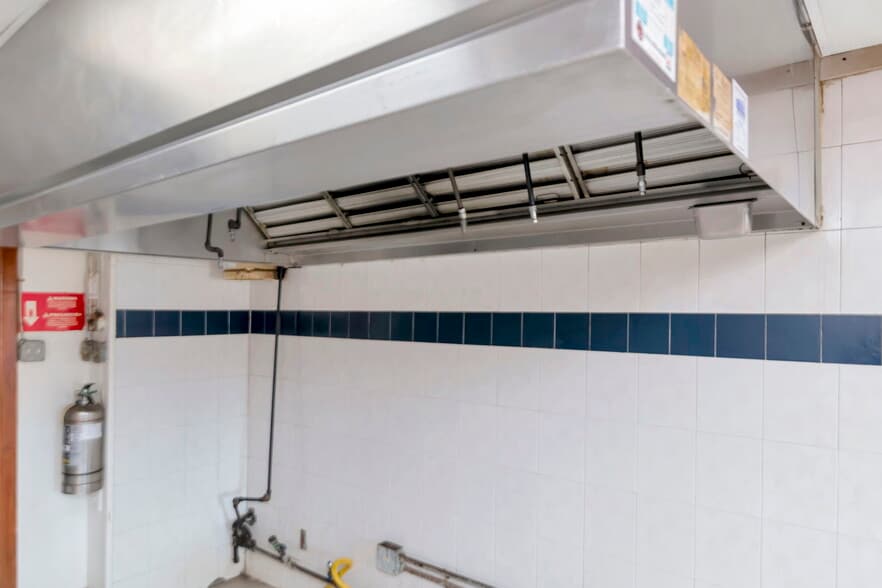 More Photos Of 308 E Waters Ave, Tampa Restaurant For Sale