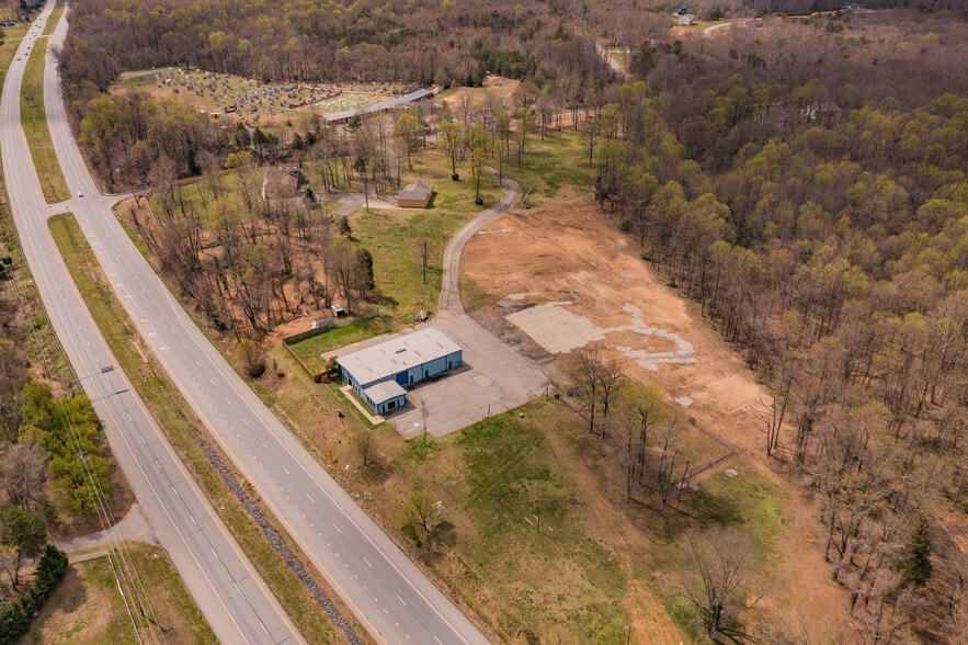 More Photos Of 11275 Edge Hill Rd, Newburg Service For Sale