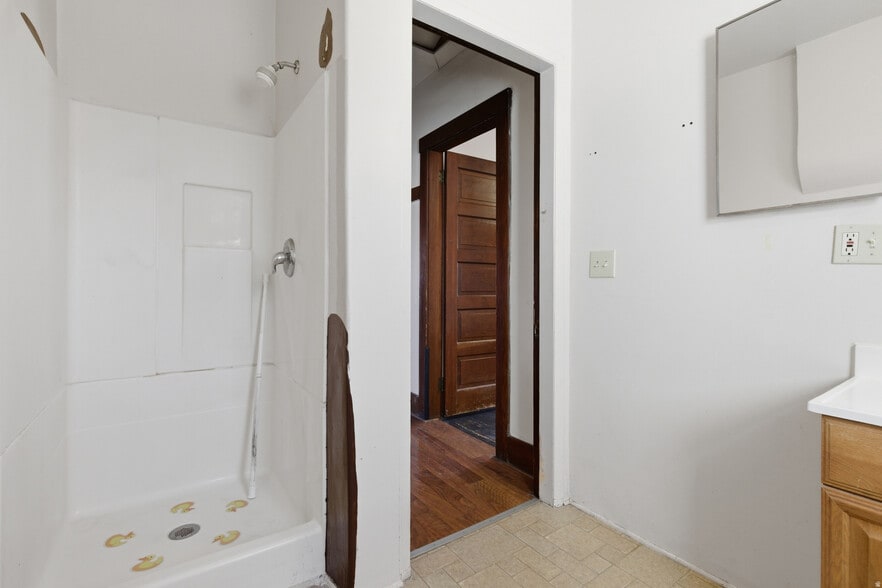 More Photos Of 869 W Center St, Provo Flex For Sale