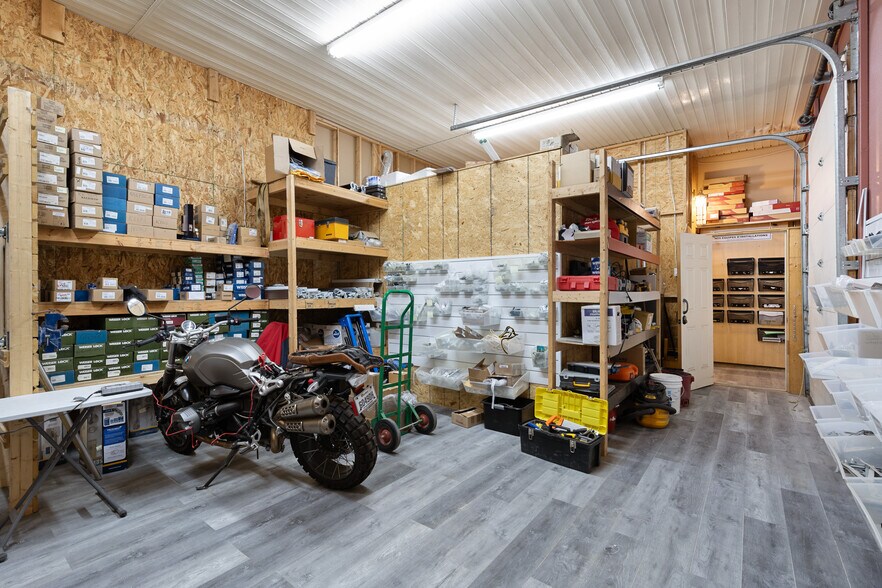 More Photos Of 139 Boul Sir-Wilfrid-Laurier, St-Basile-le-Grand Freestanding For Sale