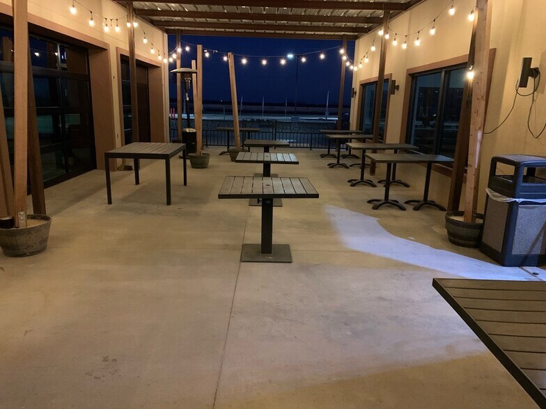 More Photos Of 1259 W I-20 Hwy, Monahans Storefront For Lease