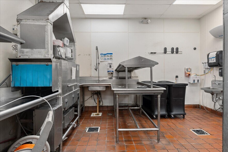 More Photos Of 1202 Murfreesboro Rd, Franklin Restaurant For Lease