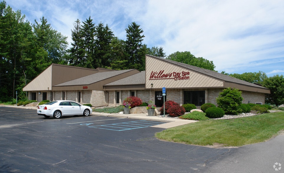 Primary Photo Of 5820 Gratiot Rd, Saginaw Medical For Lease