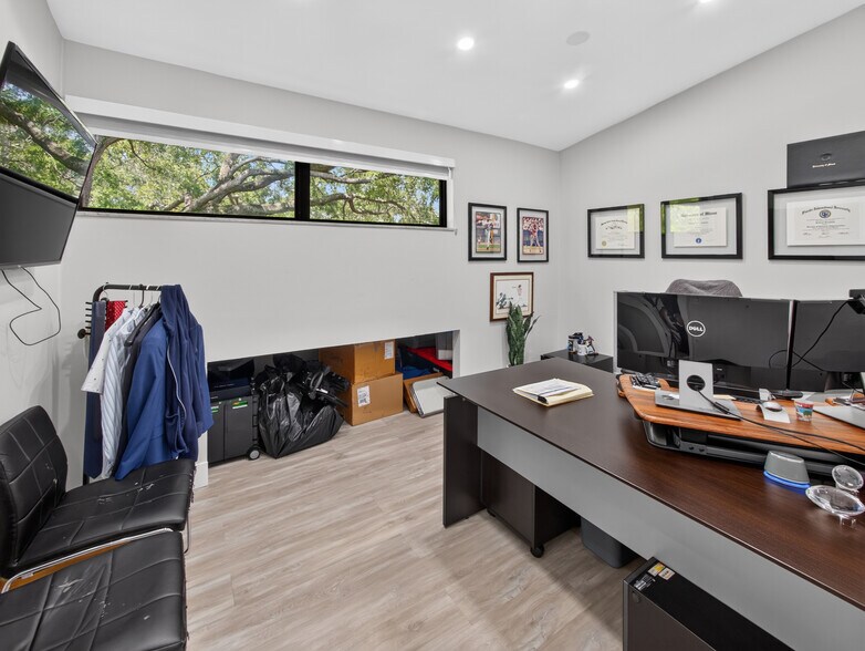More Photos Of 10717 Sw 104th St, Miami Office For Sale