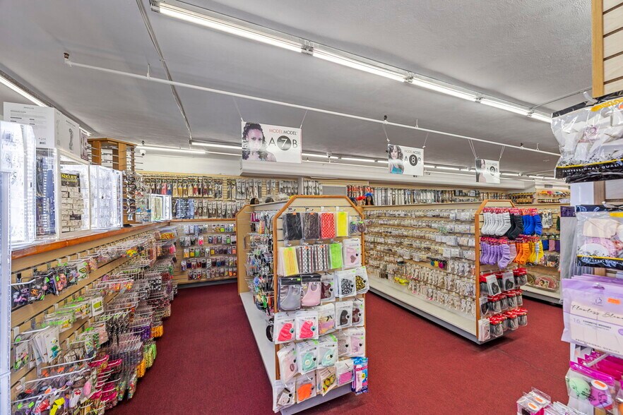 More Photos Of 110 S Florissant Rd, Saint Louis Storefront For Sale