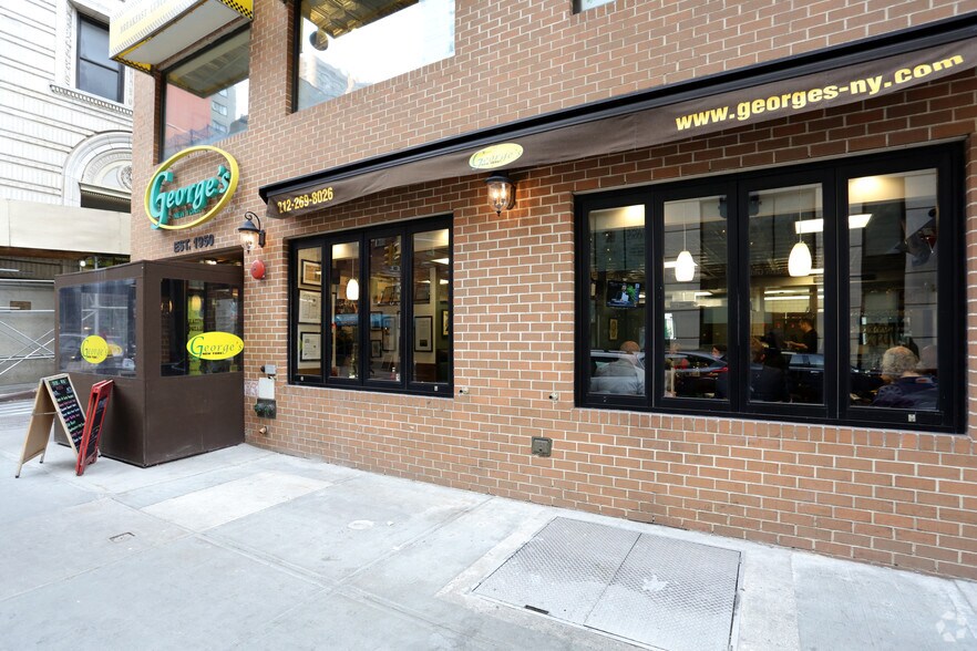 More Photos Of 89 Greenwich St, New York Storefront For Lease