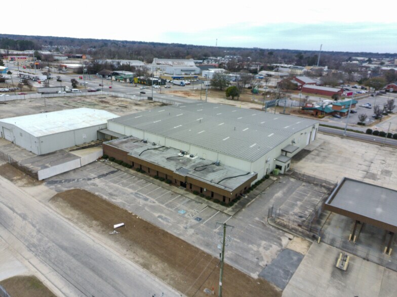 More Photos Of 131 Pepsi Ln, Fayetteville Distribution For Lease