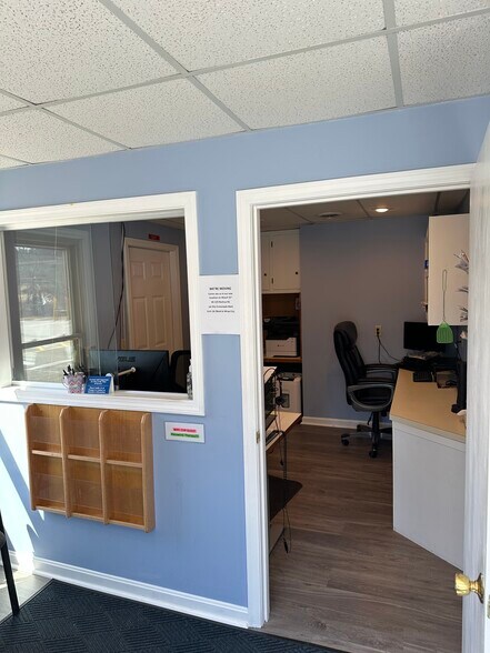 More Photos Of 12 Parmenter Rd, Londonderry Medical For Lease
