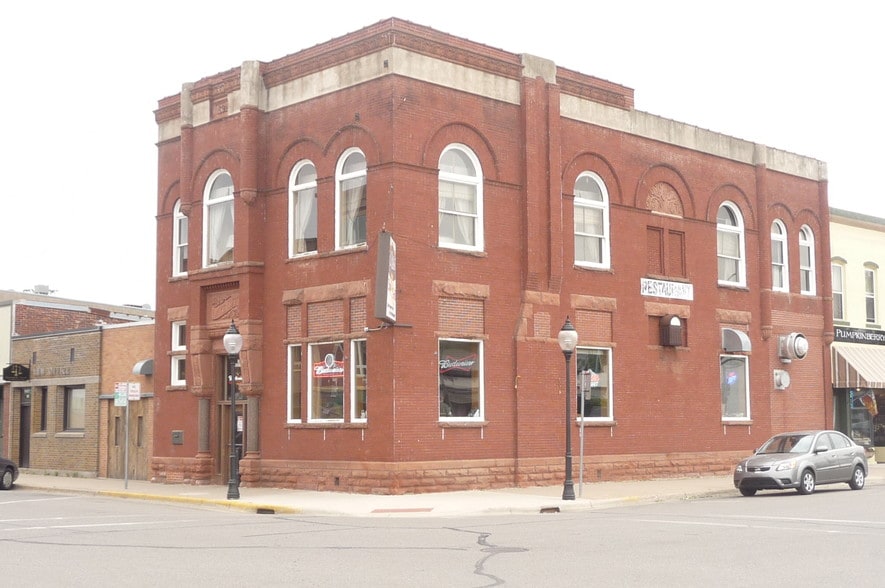 More Photos Of 100 S Washington St, Lake City Restaurant For Sale