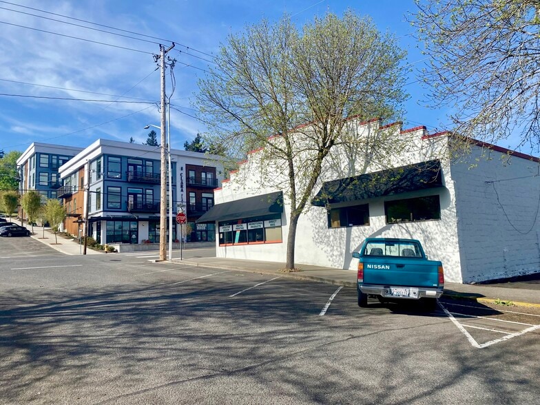 More Photos Of 302 NE 6th Ave, Camas Freestanding For Lease