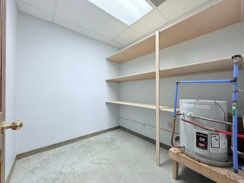 More Photos Of 2281 N Masch Branch Rd, Denton Office For Lease