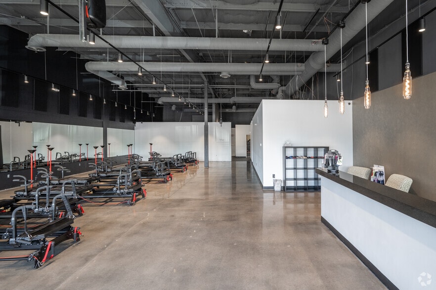 More Photos Of 750 Garden Of The Gods Rd, Colorado Springs Storefront For Lease