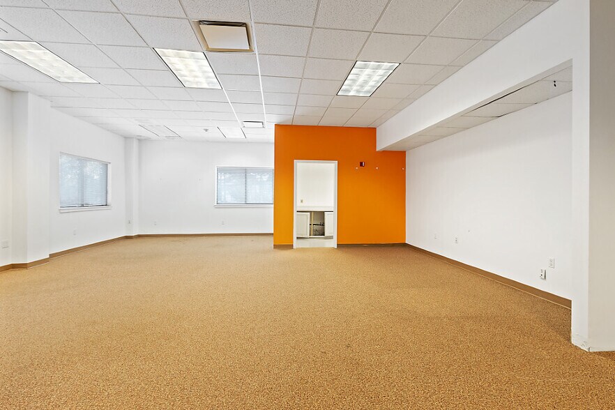 More Photos Of 4 Industrial Pky, Brunswick Manufacturing For Lease