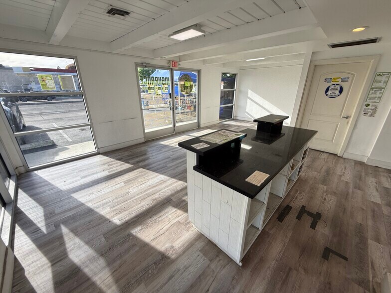 More Photos Of 2201 El Camino Ave, Sacramento Storefront Retail Office For Lease