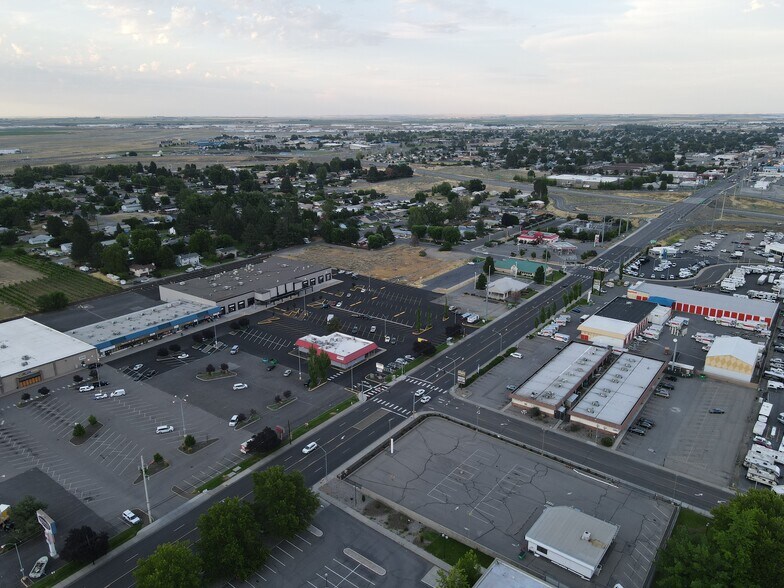 More Photos Of 3407 W Court St, Pasco General Retail For Sale