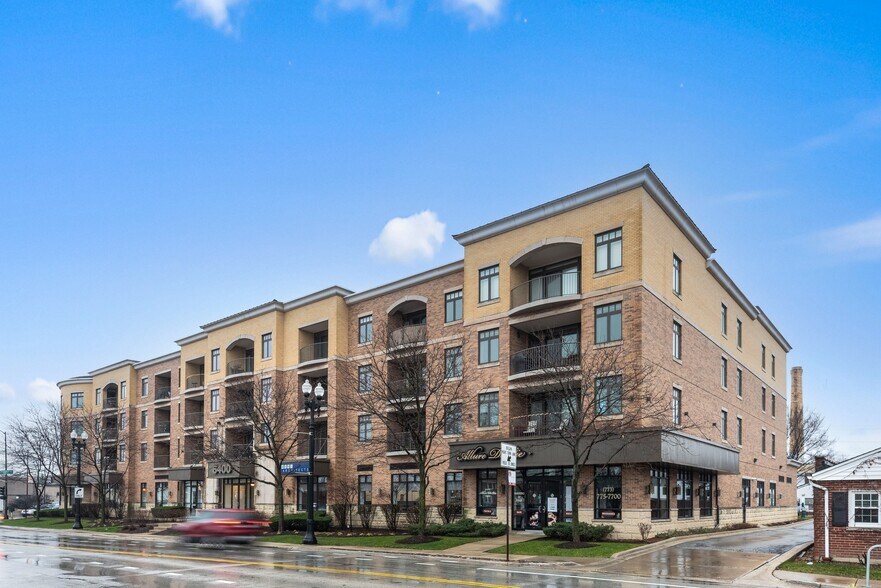 More Photos Of 6400 N Northwest Hwy, Chicago Apartments For Lease