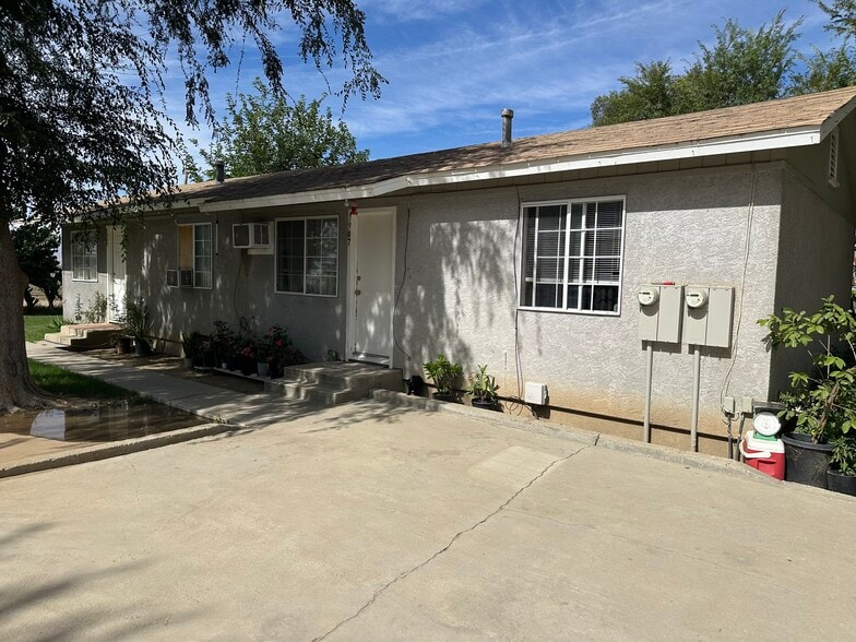 More Photos Of 11720 Main Street, Lamont Apartments For Sale
