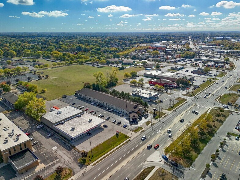 More Photos Of 1436 Reynolds Rd, Maumee Freestanding For Lease