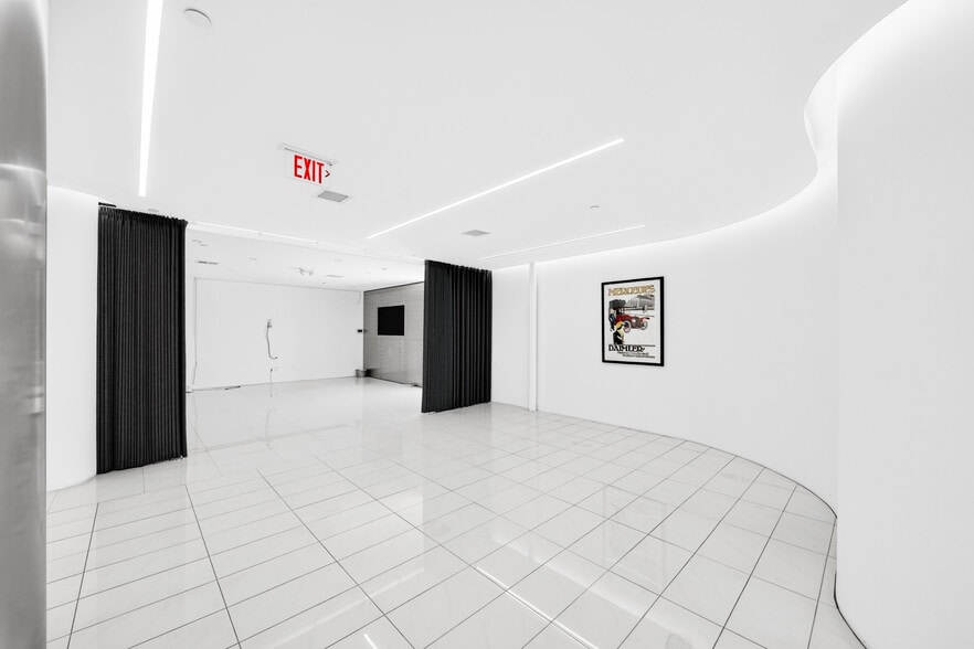 More Photos Of 18071 Fitch, Irvine Showroom For Sale