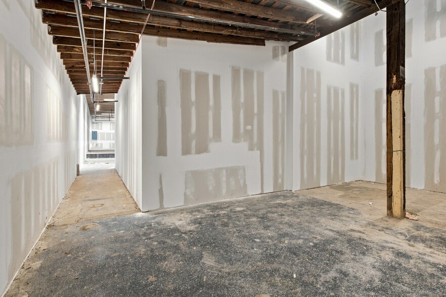 More Photos Of 722 Merritt Ave, Nashville General Retail For Lease