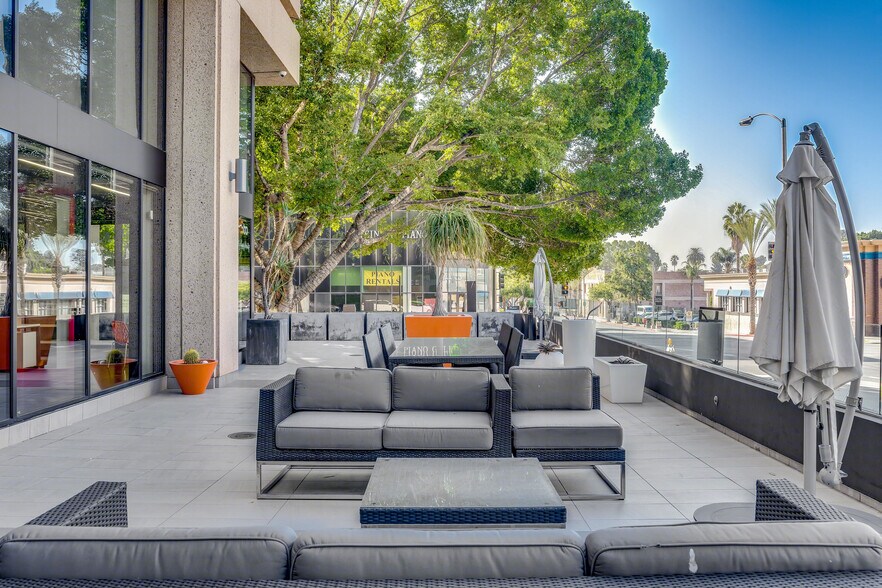 More Photos Of 177 E Colorado Blvd, Pasadena Office For Sale