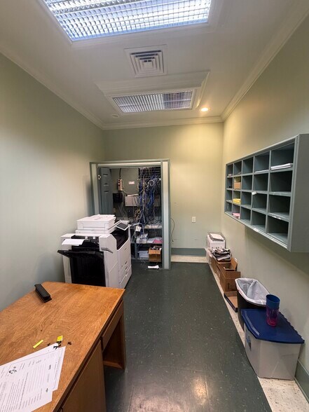 More Photos Of 2 Hummingbird ln, Eufaula Manufacturing For Lease