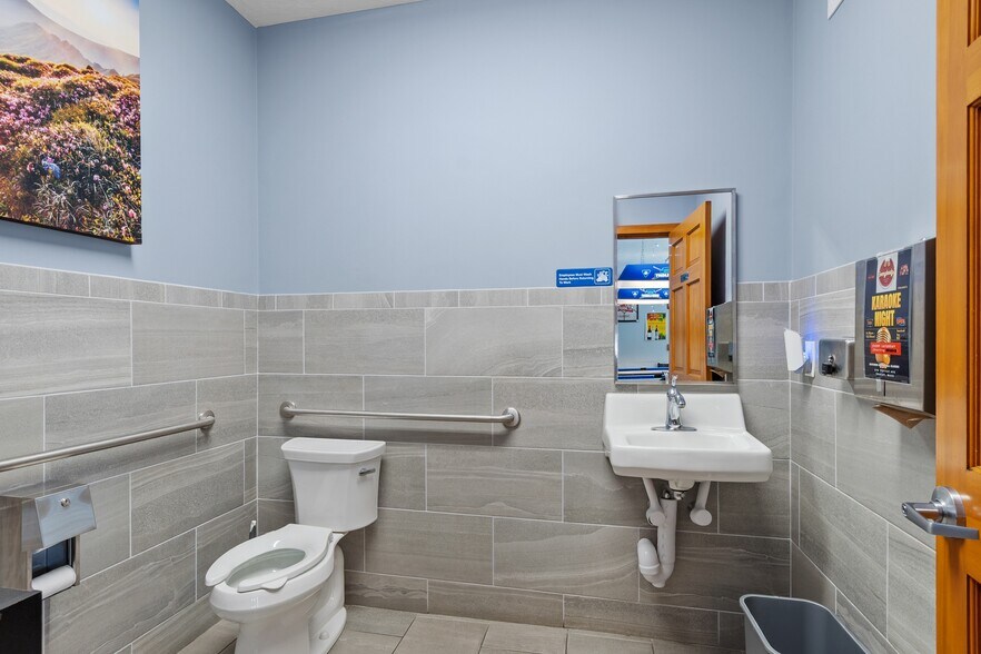 More Photos Of 80 Honora Ave ave, Dracut General Retail For Sale