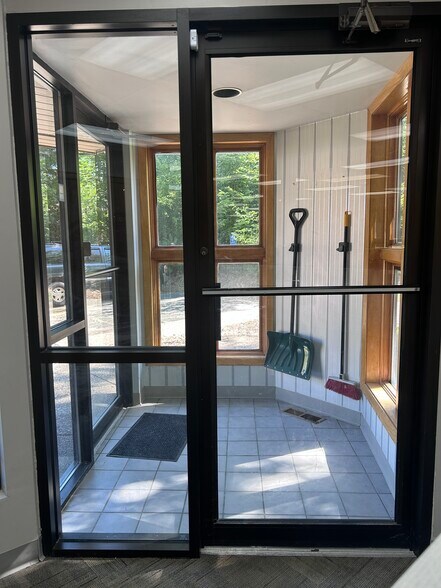 More Photos Of 17833 Hutchins Dr, Minnetonka Medical For Sale