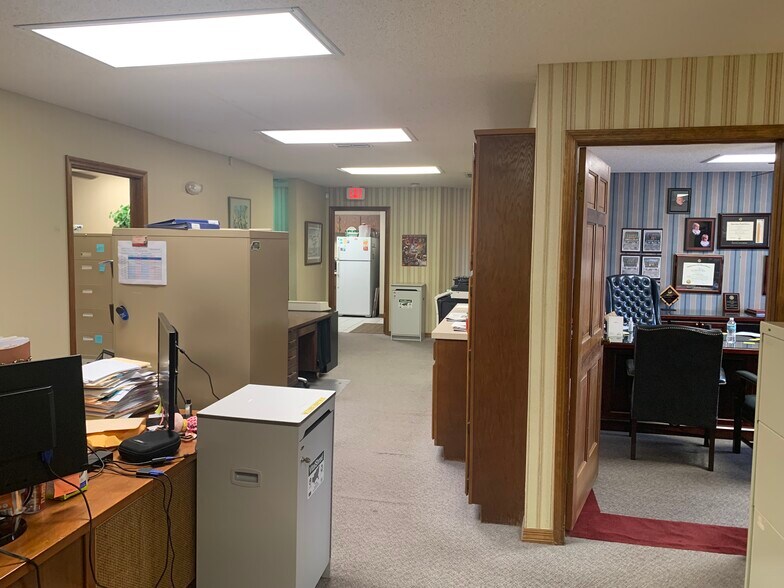 More Photos Of 7516 Ridge Rd, Port Richey Office For Sale