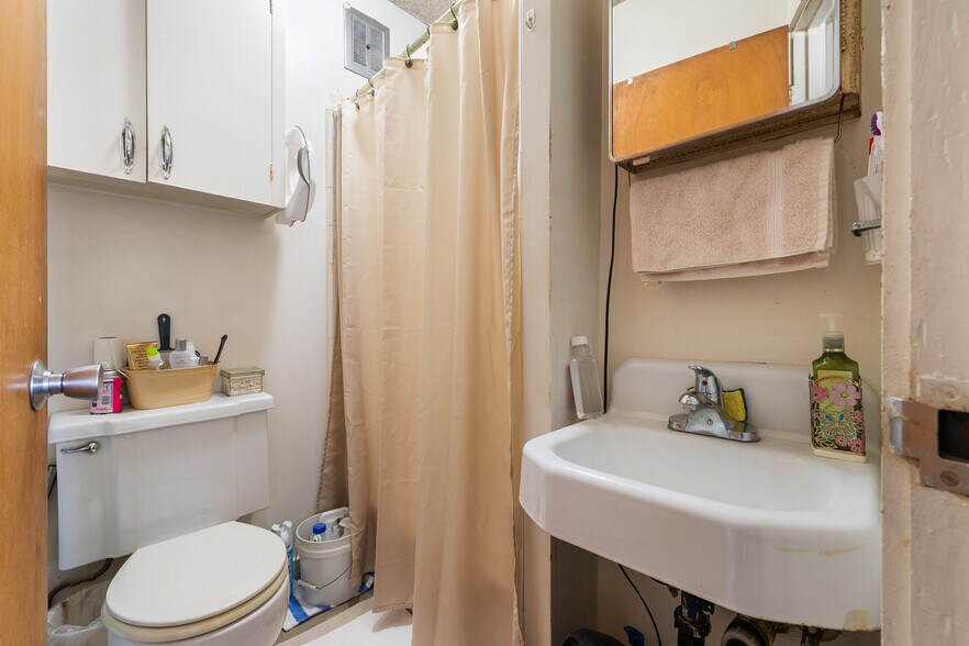 More Photos Of 2318 Lime St, Honolulu Apartments For Sale