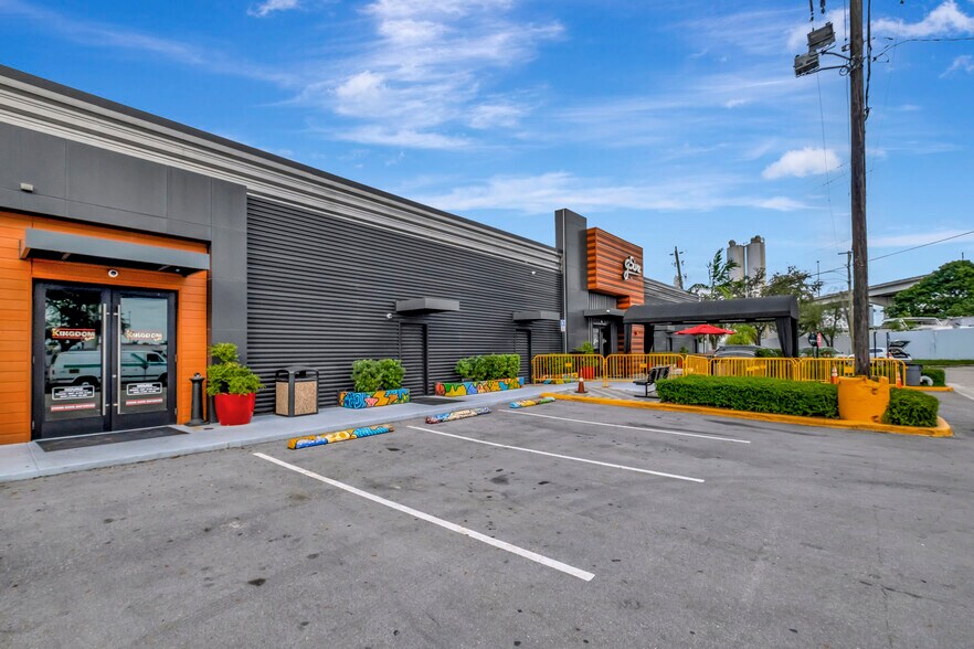 Primary Photo Of 337 NW 170th St, North Miami Beach Warehouse For Sale