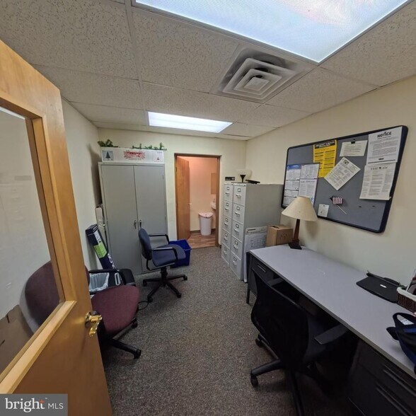 More Photos Of 1515 Mount Hope Ave, Pottsville Office For Lease