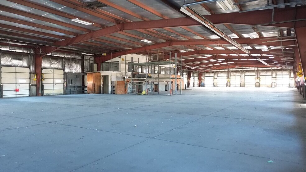 More Photos Of 619 East St S, Grinnell Industrial For Sale