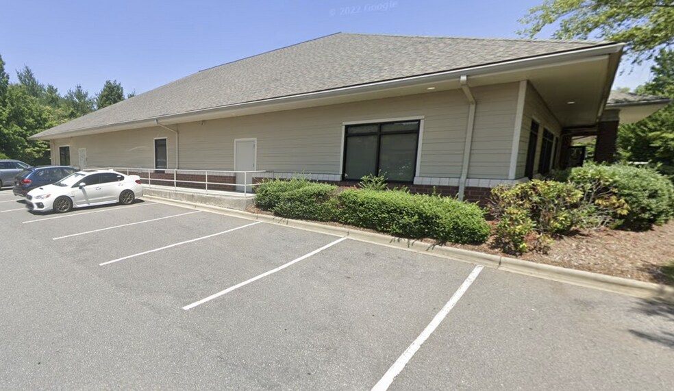 More Photos Of 800 Centre Park Dr, Asheville Office For Sale