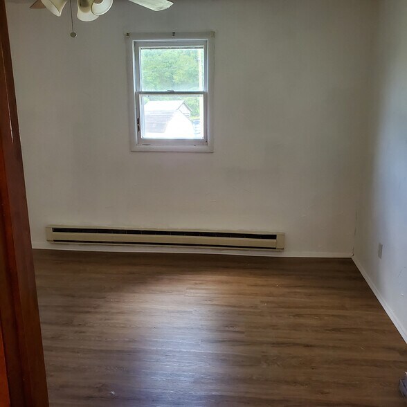 More Photos Of 14694 Wallace Pike, Abingdon Multifamily For Sale