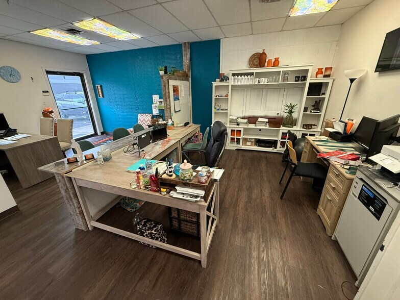 More Photos Of 829 Main St, Longmont Unknown For Lease