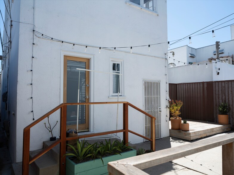 More Photos Of 1413 Abbot Kinney Blvd, Venice Office Residential For Lease