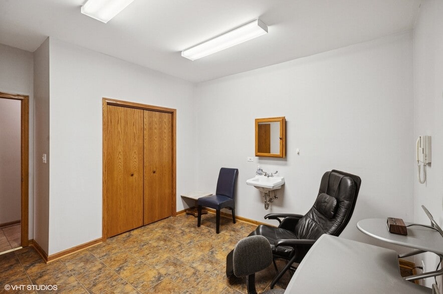 More Photos Of 1471 W Irving Park Rd, Chicago Apartments For Sale