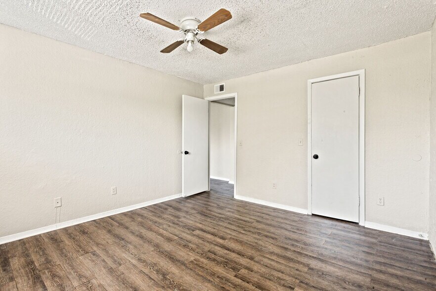 More Photos Of 7550 NW 10th St, Oklahoma City Apartments For Sale