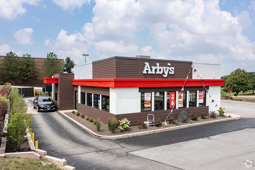 More Photos Of 2920-2970 Finley Rd, Downers Grove Unknown For Lease