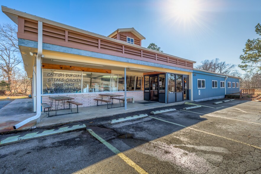 More Photos Of 29301 Hwy 82 Hwy, Park Hill Restaurant For Sale